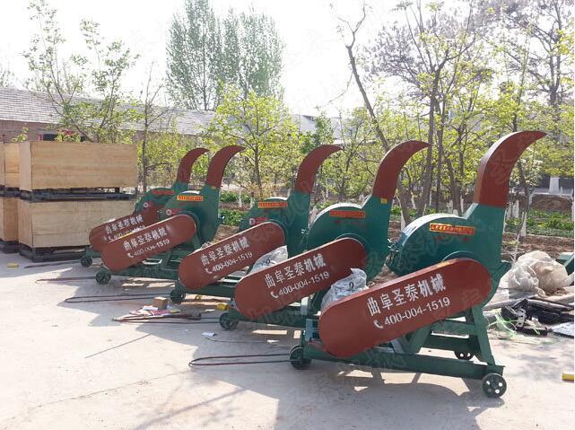 揉搓机的动、定刀片应经常保持刃口锋利,否则,应及时卸下进行刃磨 揉搓机的动、定刀片应经常保持刃口锋利,否则,应及时卸下进行刃磨