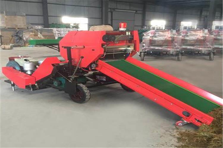 青贮打捆机先将又粗又壮又硬的秸秆搓弄破坏,在机器的惯性效果下将物料抛送至搅龙 青贮打捆机先将又粗又壮又硬的秸秆搓弄破坏,在机器的惯性效果下将物料抛送至搅龙