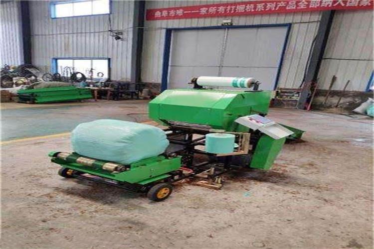 随车吊长时间使用秸秆打捆机会导致滤油器的滤芯被堵塞,因此我们记得要注意定期的清洁秸秆打捆机,尤其是定期的更换滤芯 随车吊长时间使用秸秆打捆机会导致滤油器的滤芯被堵塞,因此我们记得要注意定期的清洁秸秆打捆机,尤其是定期的更换滤芯