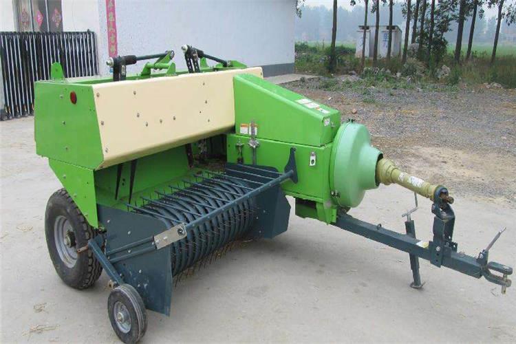 像各个润滑器加注黄油,并将秸秆打捆机放在干燥通风处 像各个润滑器加注黄油,并将秸秆打捆机放在干燥通风处