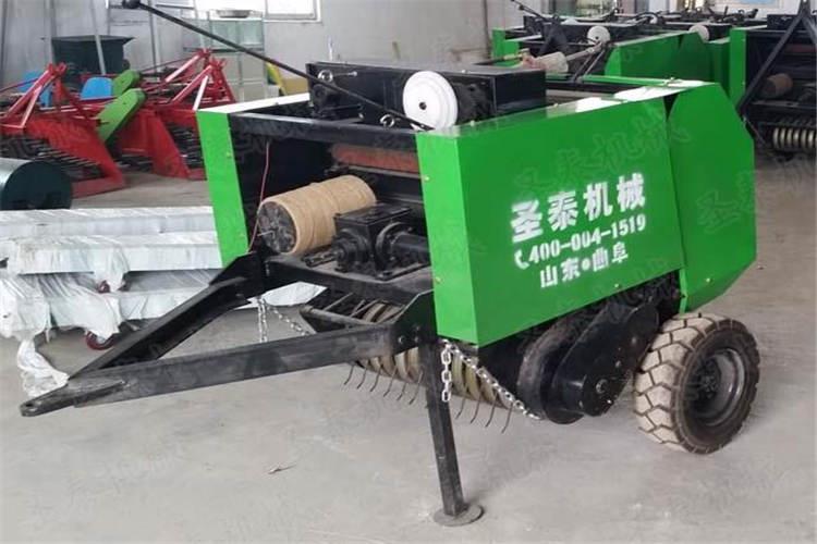 通过使用秸杆打捆机,可以充分的对农作物秸杆进行回收,这样既能创造一种新型的可利用能源还能获得额外收益 通过使用秸杆打捆机,可以充分的对农作物秸杆进行回收,这样既能创造一种新型的可利用能源还能获得额外收益